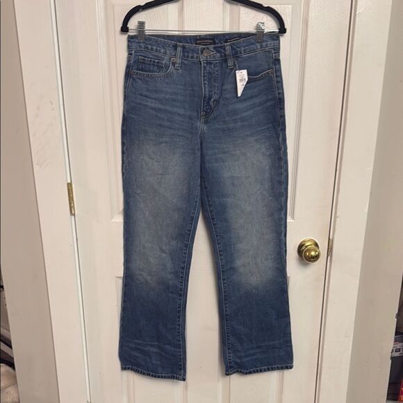 Banana Republic Women's High-Rise Relaxed Bootcut Jeans Medium Wash Size 28P NWT - Picture 3 of 8